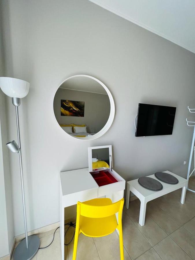 Sunlight Studio Apartment Athens Exterior photo