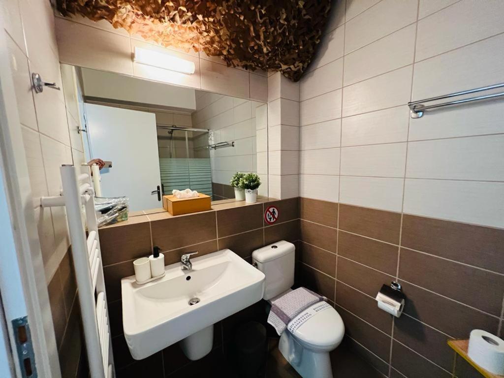 Sunlight Studio Apartment Athens Exterior photo